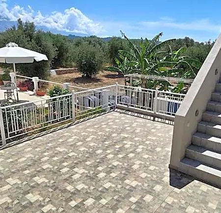 Casa De Rosa & Hotel Valsamata