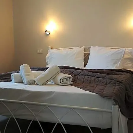 Casa De Rosa & 3*