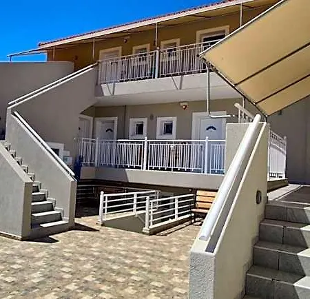 Casa De Rosa & Hotel Valsamata